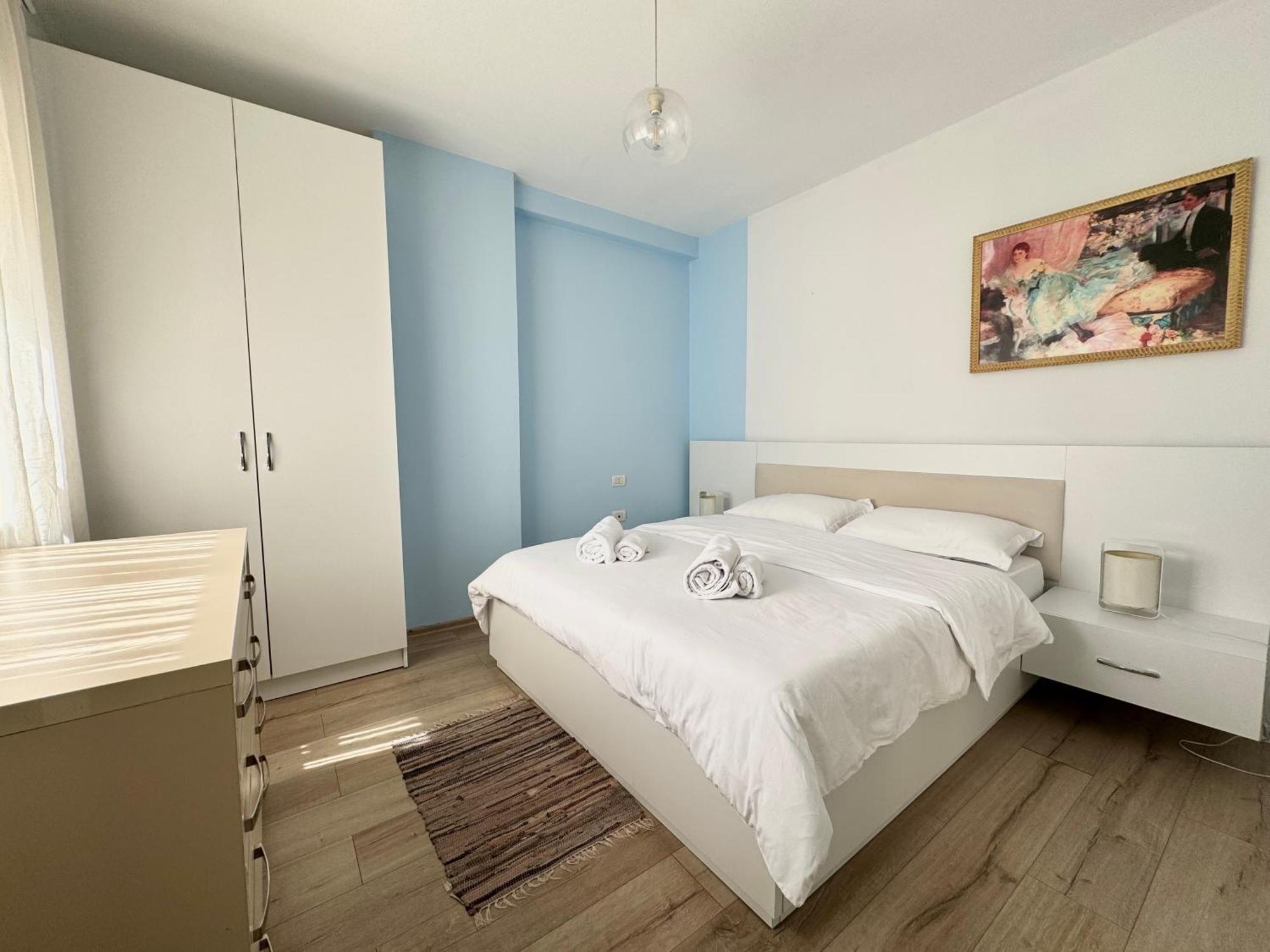 Apartment In The New Bazaar Of Tirana - Hana Blu Exterior photo
